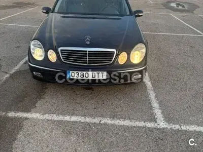 Usado Mercedes E320 Elegance 224 CV (164 kW) 2005 Azul Berlina