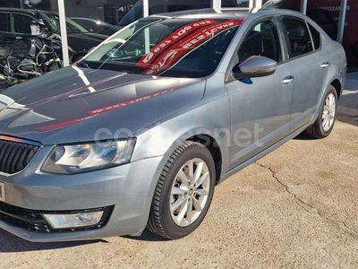 Gris / plata Usado 2013 Skoda Octavia Ambition Berlina | 6900 € (Un poco caro)