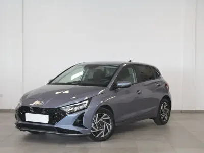 Käytetty Hyundai i20 100 HP (73 kW) 2024 Sininen Viistoperä