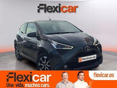 Gris Usado 2021 Toyota Aygo X-play Utilitario | 11.790 € (Precio justo)