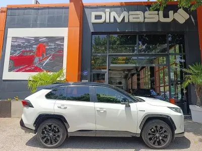Usado Toyota RAV4 Hybrid Style 222 CV (163 kW) 2021 Blanco SUV
