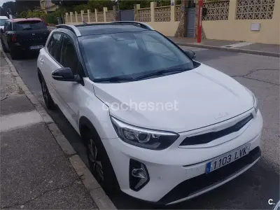 Usado Kia Stonic 120 HP (88 kW) 2021 Branco SUV