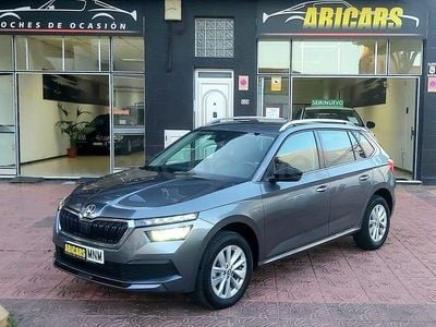 Usado Skoda Kamiq Essence 95 CV (69 kW) 2024 Gris / plata SUV