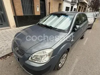 Usado Kia Rio 94 CV (69 kW) 2008 Azul Berlina