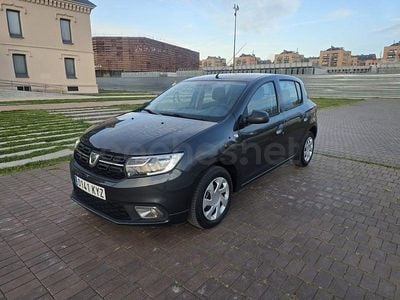 Usado Dacia Sandero Essentiel 90 CV (66 kW) 2019 Gris / plata Berlina