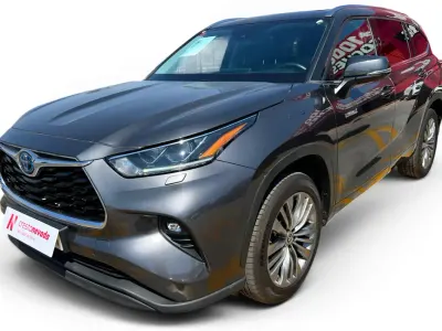 Usado Toyota Highlander Advance 246 CV (180 kW) 2021 Gris SUV