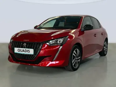 Usado Peugeot 208 Allure 101 CV (74 kW) 2023 Rojo Utilitario