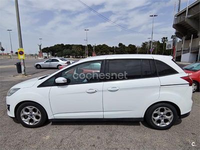 Usado Ford Grand C-Max Trend 125 CV (91 kW) 2014 Blanco Monovolumen