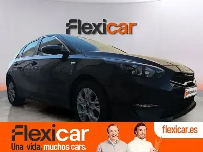 Usado Kia Ceed 136 CV (100 kW) 2023 Gris Utilitario