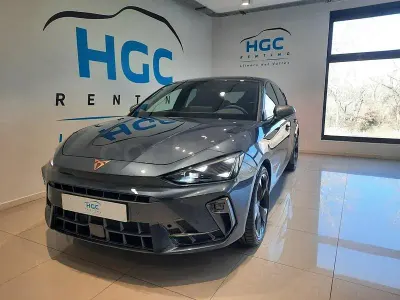 Usado Cupra Leon 150 CV (110 kW) 2025 Gris / plata Berlina
