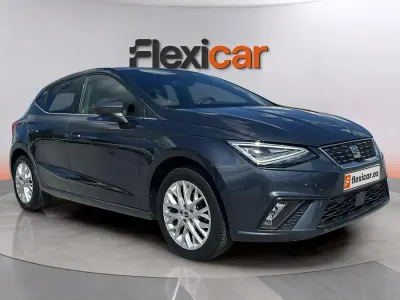 Usado Seat Ibiza FR 116 CV (85 kW) 2024 Azul Utilitario
