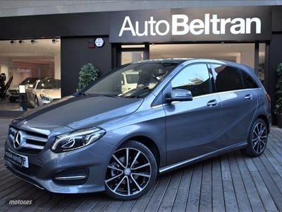 Usado Mercedes B200 136 CV (100 kW) 2017 Gris Monovolumen