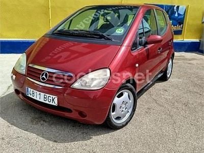 Usado Mercedes A160 Elegance 102 CV (75 kW) 2001 Granate Monovolumen