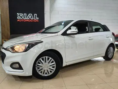 Usado Hyundai i20 84 CV (61 kW) 2019 Blanco Utilitario