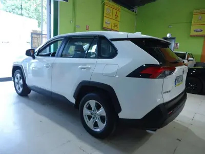 Käytetty Toyota RAV4 Hybrid Business Edition 222 HP (163 kW) 2020 Valkoinen Katumaasturi