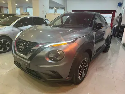 Usado Nissan Juke N-Connecta 114 CV (83 kW) 2024 Gris SUV