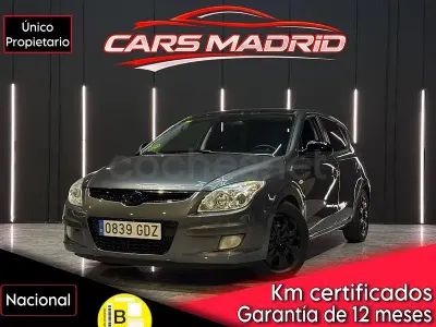 Usado Hyundai i30 Comfort 90 CV (66 kW) 2008 Gris / plata Berlina
