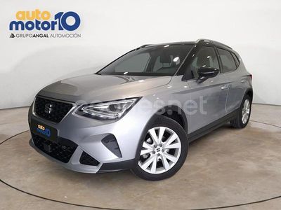 Gris / plata Usado 2024 Seat Arona Xperience SUV | 19.500 € (Precio justo)