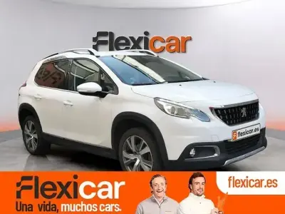 Usado Peugeot 2008 Allure 130 CV (95 kW) 2019 Blanco SUV