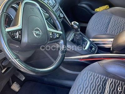 Usado Opel Zafira Tourer Excellence 165 CV (121 kW) 2014 Gris / plata Monovolumen