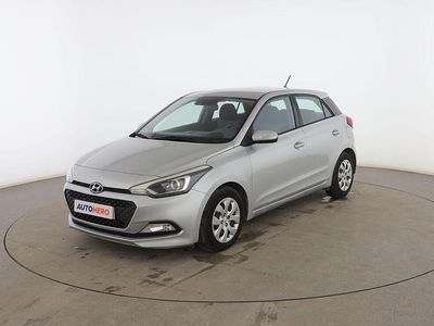 Usado Hyundai i20 75 CV (55 kW) 2016 Gris Utilitario