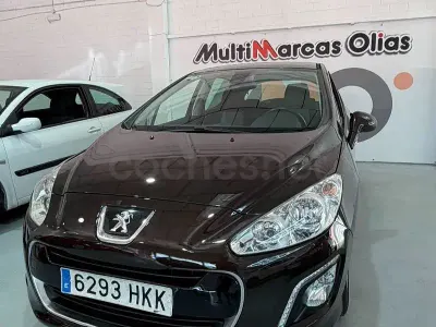 Usado Peugeot 308 Access 112 CV (82 kW) 2012 Marrón Berlina