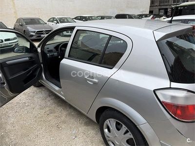 Usado Opel Astra Enjoy 105 CV (77 kW) 2004 Gris / plata Berlina