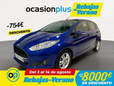 Usado Ford Fiesta Trend 95 CV (69 kW) 2017 Azul Utilitario