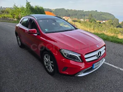 Usado Mercedes GLA220 AMG line 177 CV (130 kW) 2017 Rojo SUV