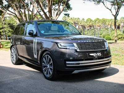 Usado Land Rover Range Rover 550 CV (404 kW) 2026 Gris / plata SUV