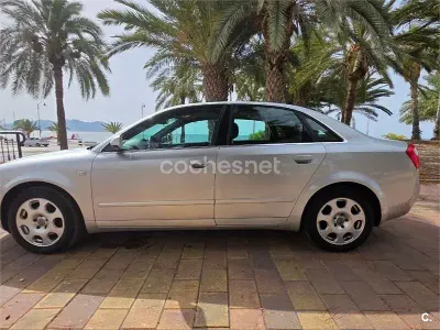 Usado Audi A4 Ambition 130 CV (95 kW) 2003 Gris / plata Berlina