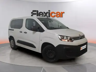 Usado Citroën Berlingo Feel 102 CV (75 kW) 2023 Blanco Monovolumen