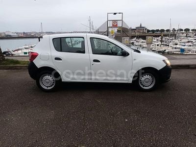 Usado Dacia Sandero Base 75 CV (55 kW) 2013 Blanco Berlina