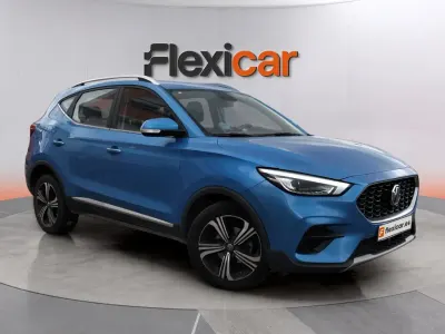 Käytetty MG ZS Luxury 111 HP (81 kW) 2022 Sininen Katumaasturi