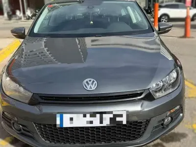 Usado VW Scirocco 160 CV (117 kW) 2011 Gris Coupe