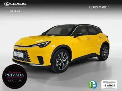 Usado Lexus LBX 136 CV (100 kW) 2025 Amarillo SUV