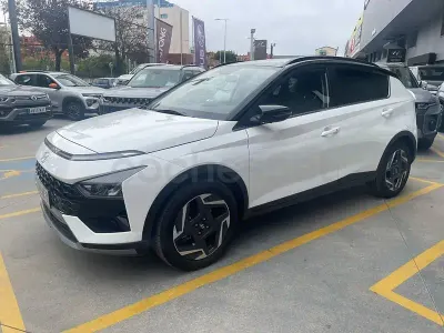 Usado Hyundai Bayon 100 CV (73 kW) 2025 Blanco SUV