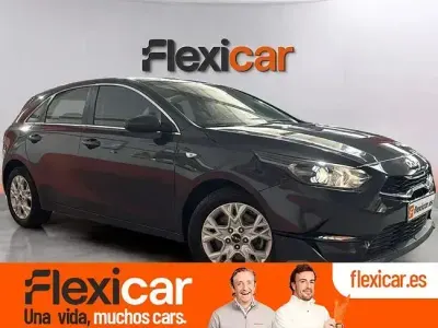 Usado Kia Ceed 136 CV (100 kW) 2023 Gris Utilitario