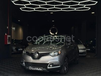 Usado Renault Captur Zen 90 CV (66 kW) 2016 Gris / plata SUV