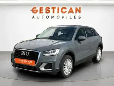 Usado Audi Q2 Design 116 CV (85 kW) 2020 Gris / plata SUV