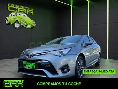 Usado Toyota Avensis Advance 143 CV (105 kW) 2016 Gris / plata Familiar