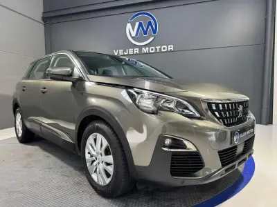 Usado Peugeot 5008 Active 131 CV (96 kW) 2020 Verde SUV