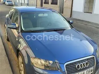 Usado Audi A3 Ambiente 140 CV (102 kW) 2004 Azul Utilitario