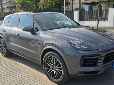 Usado Porsche Cayenne 462 CV (339 kW) 2020 Gris / plata SUV