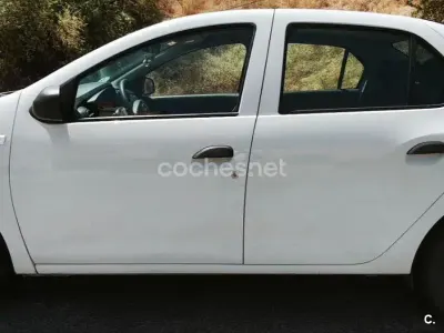 Usado Dacia Logan Ambiance 75 CV (55 kW) 2015 Blanco Berlina