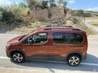 Usado Peugeot Rifter GT-line 100 CV (73 kW) 2019 Marrón Monovolumen