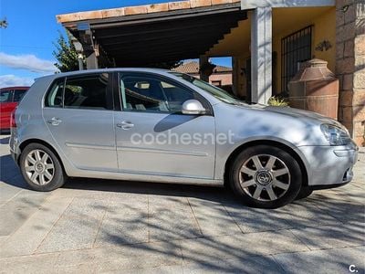 Gris / plata Usado 2004 VW Golf IV Advance Berlina | 5000 € (Un poco caro)