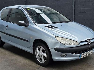 Usado Peugeot 206 90 CV (66 kW) 2001 Azul Utilitario