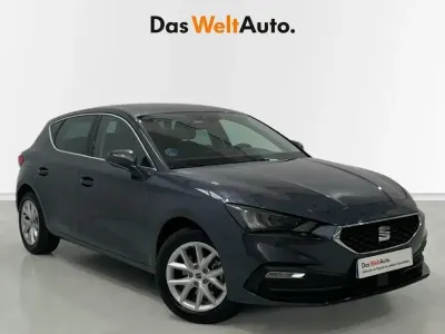 Usado Seat Leon Style 116 CV (85 kW) 2025 Azul Berlina