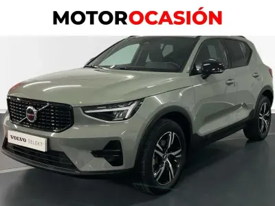 Usado Volvo XC40 Plus 163 CV (119 kW) 2025 Sage green SUV